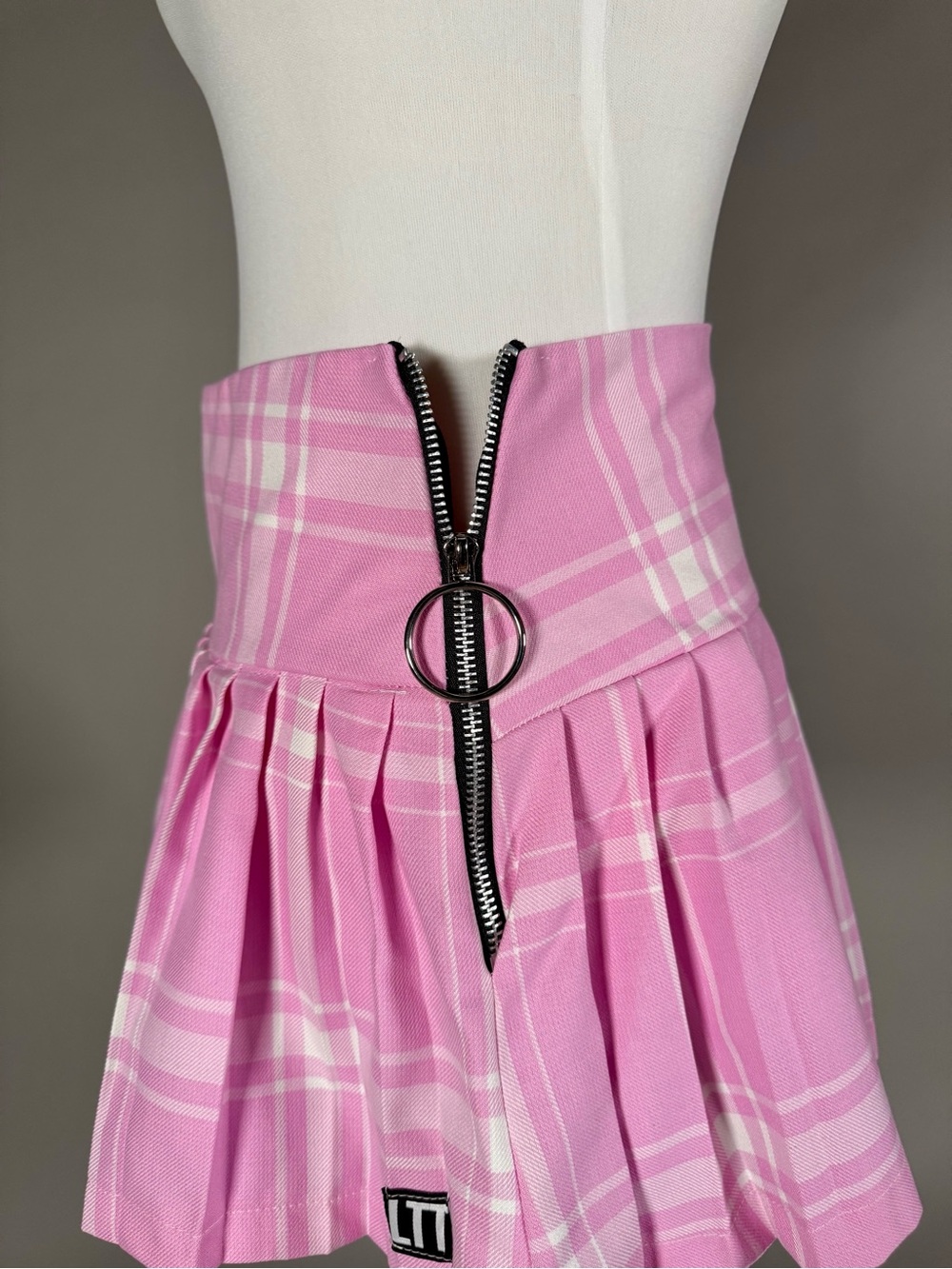 High-Waist Pink Plaid Pleated Skater Skirt with Side Buckles - Picture 6 of 6